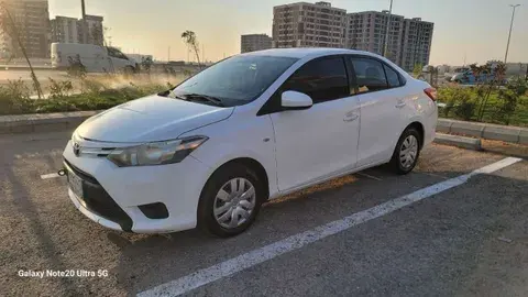 تويوتا يارس 2015