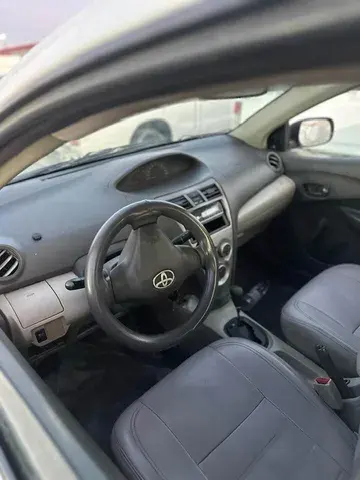 تويوتا يارس 2011