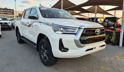تويوتا هيلوكس GL 2.7L Double Cab Utility 4WD Toyota Hilux 2024 4 cylinder engine 2.7L clean car without accident w