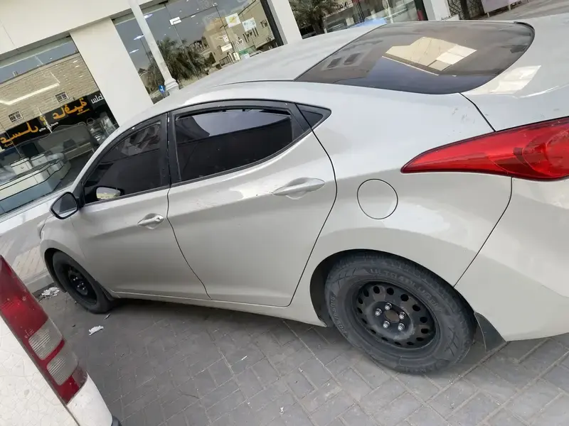 Hyundai Elantra 2013