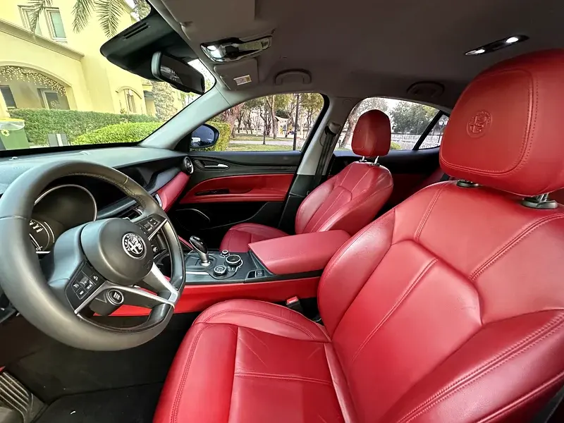 ألفا روميو ستيلفيو 2019