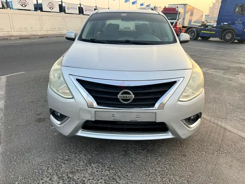Nissan Sunny 2015