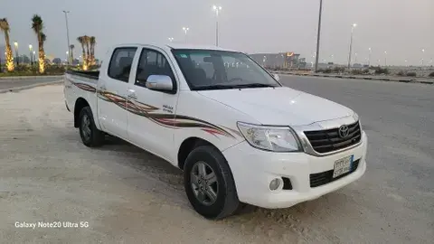 تويوتا هيلوكس 2014