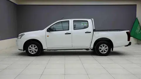 ايسوزو دي-ماكس 2025 الجديد