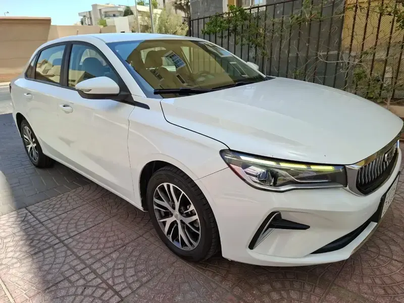 Geely Emgrand 2023