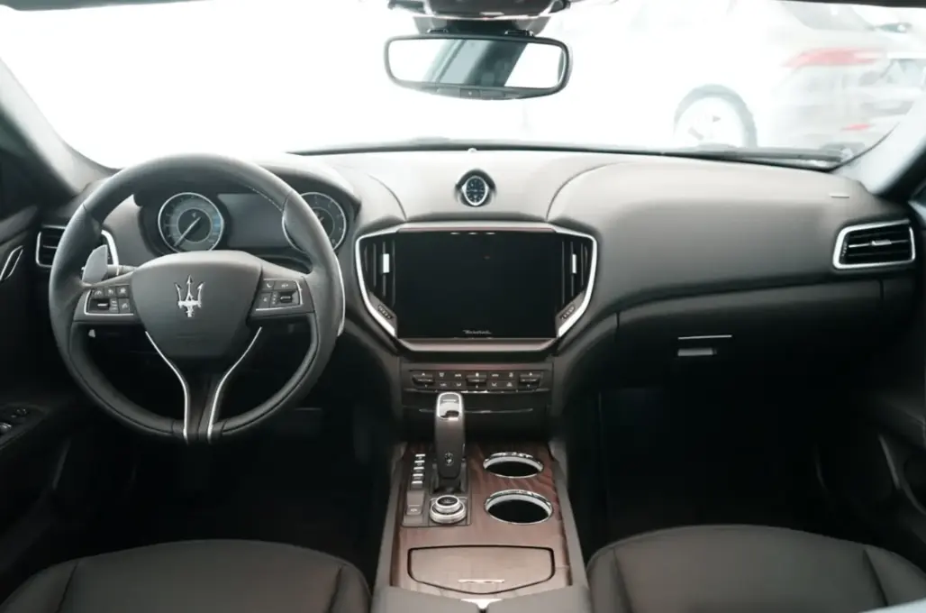 مازيراتي جيبلي 2023