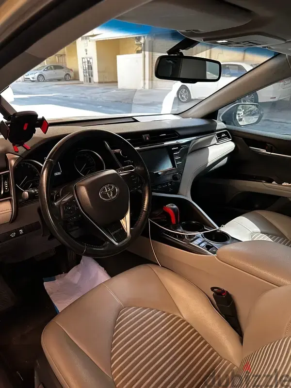 Toyota Camry 2019