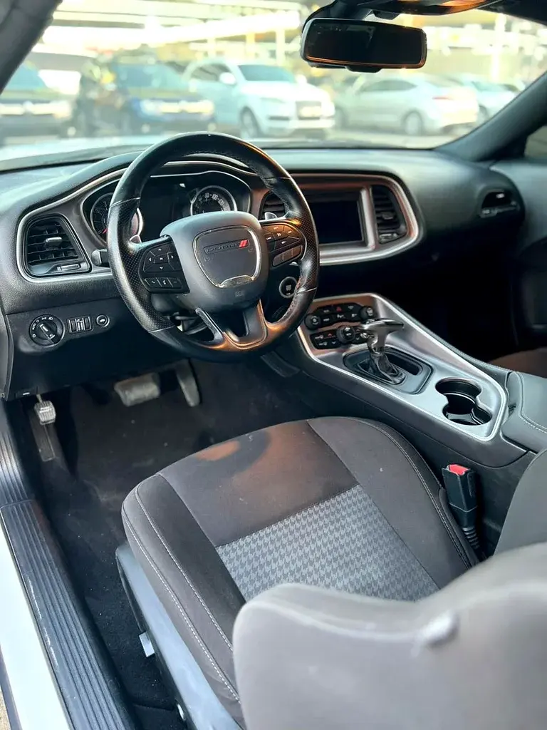 Dodge Challenger 2020