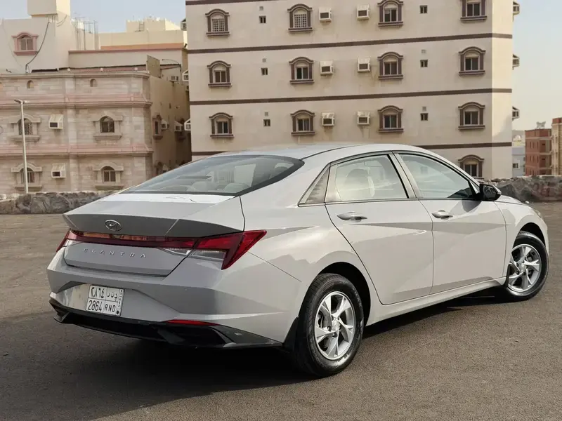 Hyundai Elantra 2023
