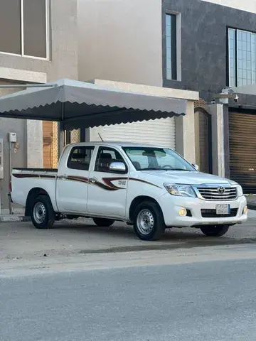 تويوتا هيلوكس 2014