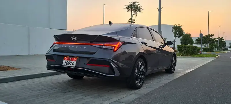 هيونداي إلانترا 2024