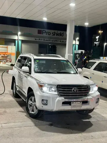 تويوتا لاند كروز 2014