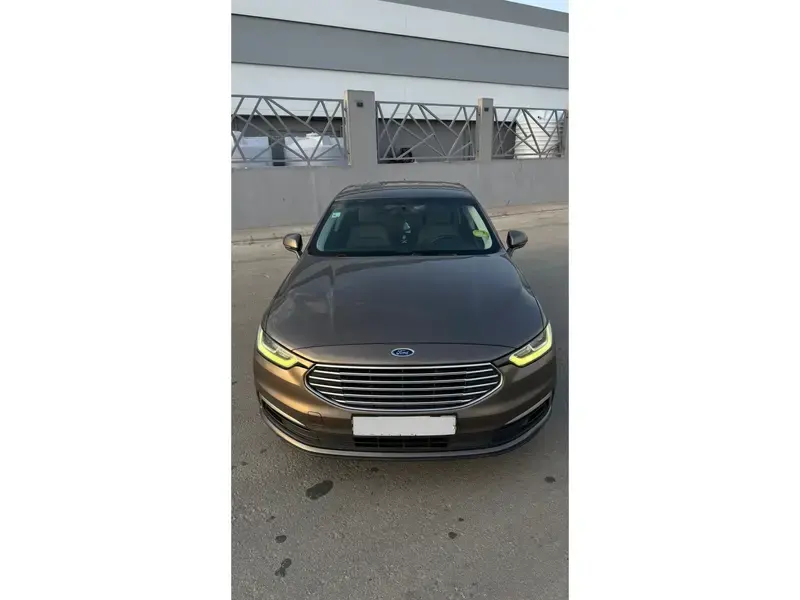 Ford Taurus 2021