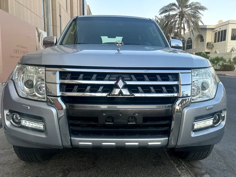 ميتسوبيشي باجيرو 2016