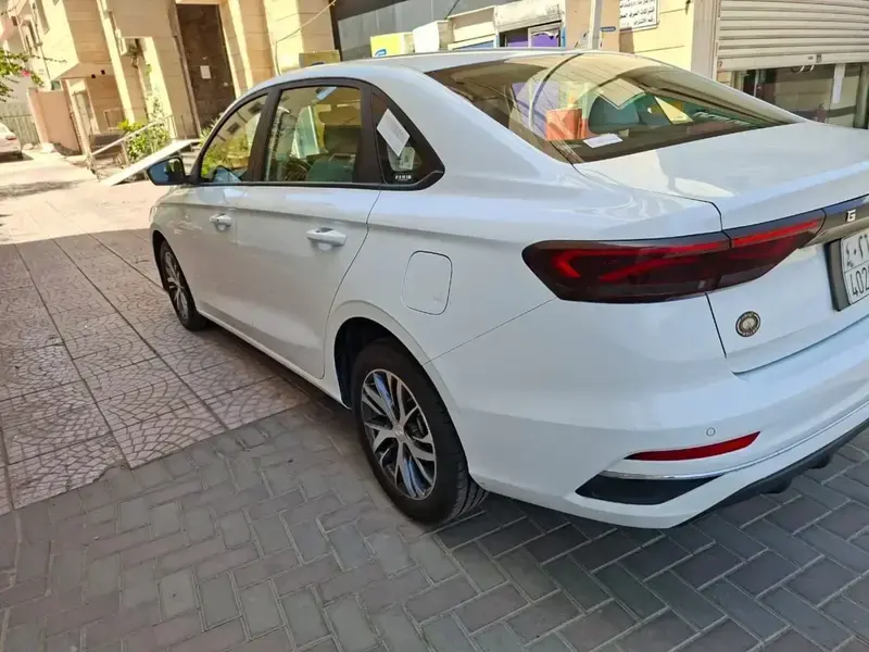 Geely Emgrand 2023