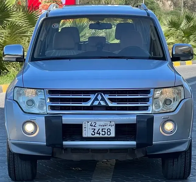 ميتسوبيشي باجيرو 2010