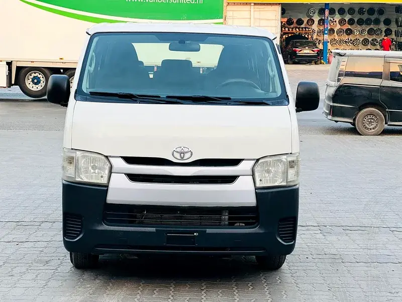 Toyota Hiace 2015