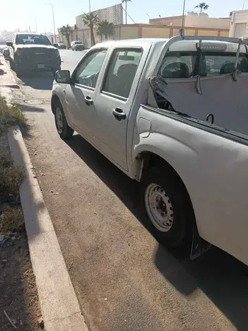 ايسوزو دي-ماكس 2009