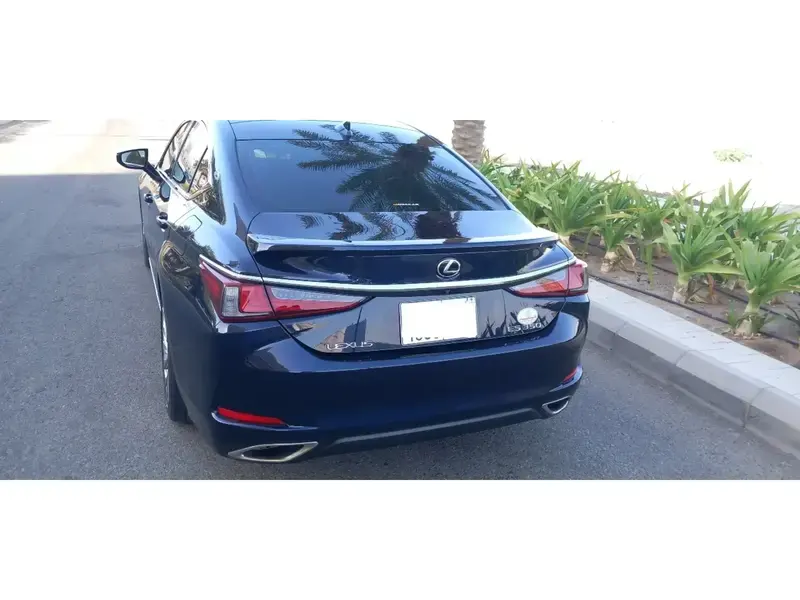 Lexus ES 2021