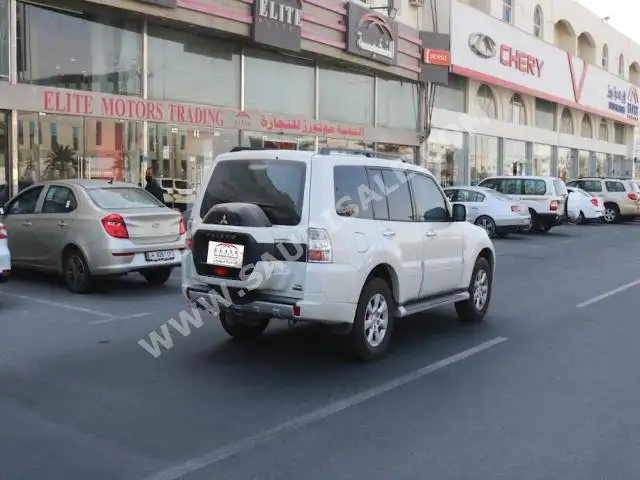 2017 متسوبيشي باجيرو