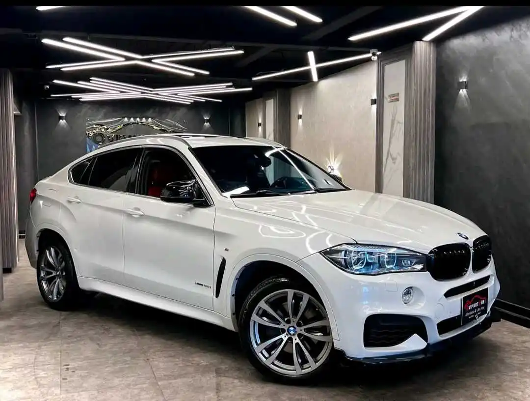 بي أم دبليو X6 2017