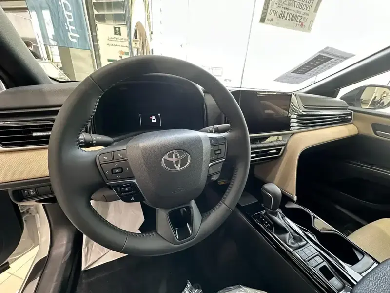 CAMRY 2.5 SEDAN PETROL AUTOMATIC 4X2 LE 2025