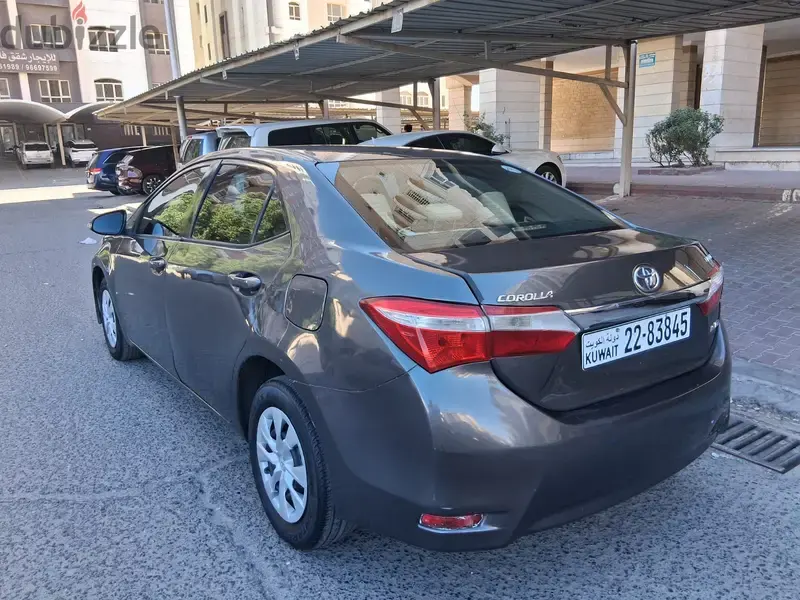 تويوتا كورولا 2015