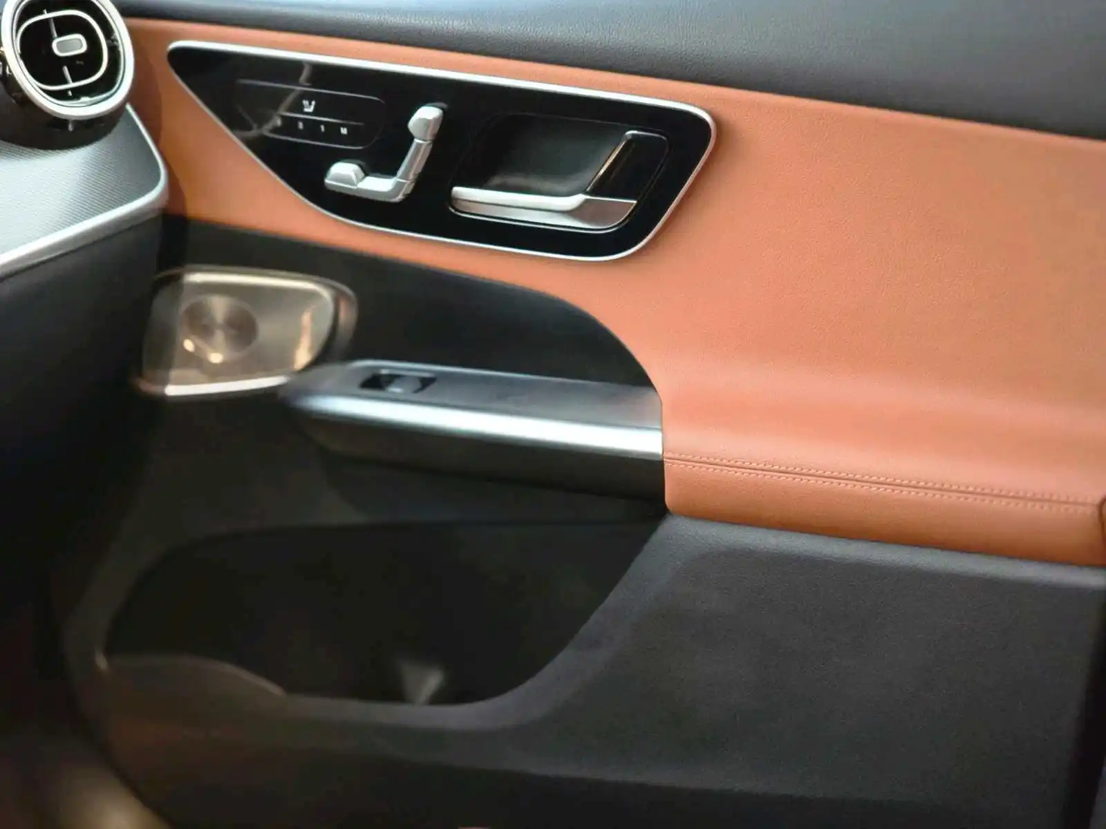 Mercedes Benz GLC Class 2023