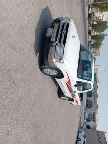 تويوتا هيلوكس 2004