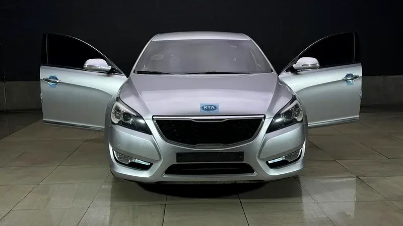 Kia Cadenza 2013