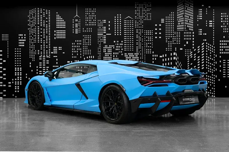 لامبورغيني ريفويلتو 2024