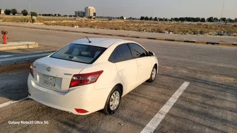 تويوتا يارس 2015