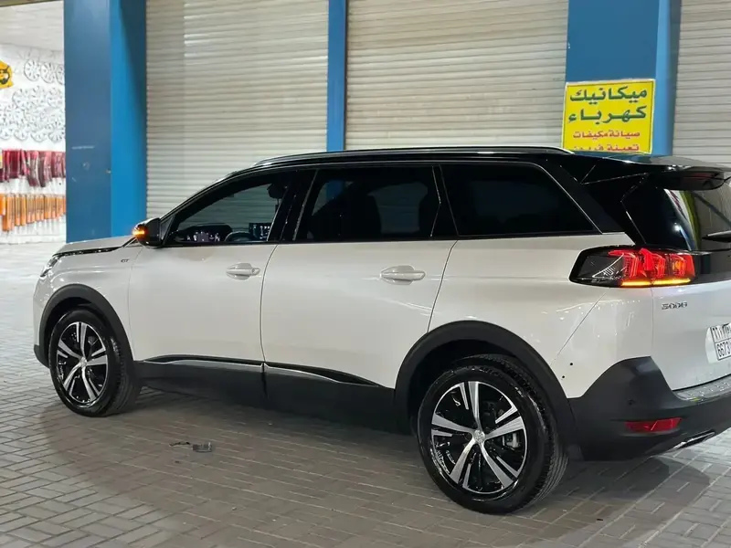 بيجو 5008