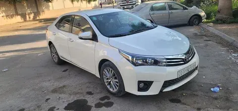 تويوتا كورولا 2015