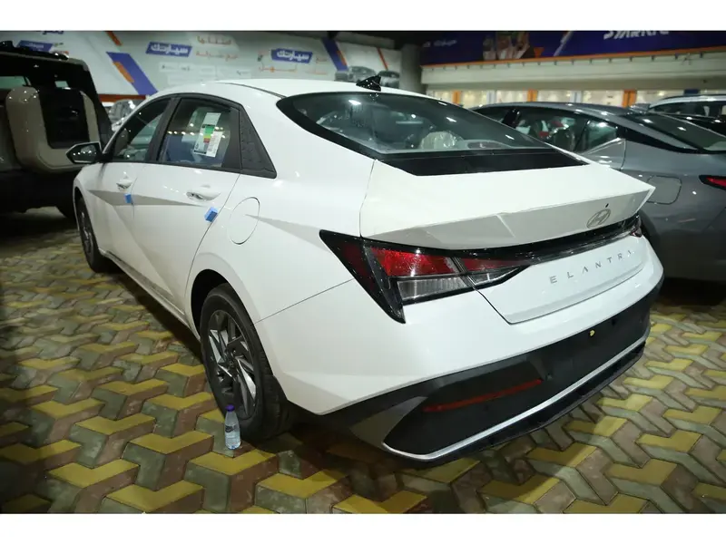 هيونداي إلنترا 1500 سمارت 2025