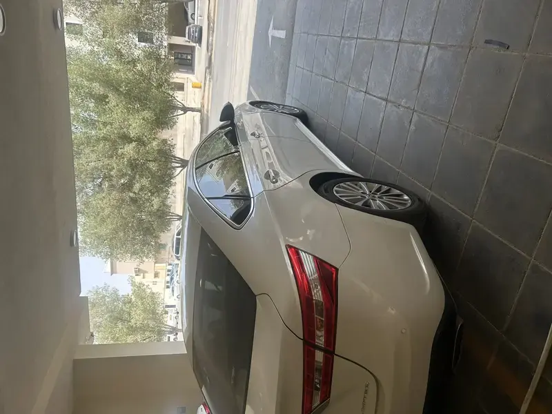 تويوتا أفالون 2013