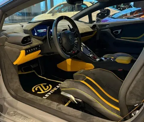 Lamborghini Urus 2024