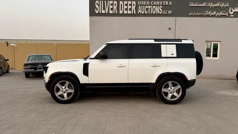 Land Rover Defender 2022