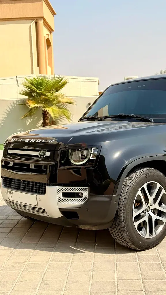 Land Rover Defender 2023