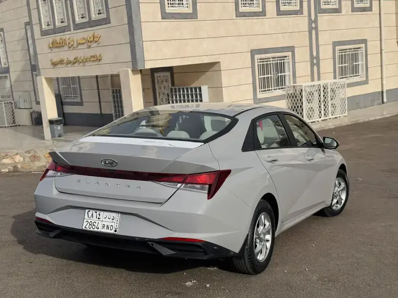 Hyundai Elantra 2023