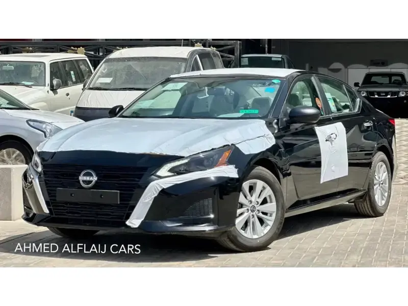 نيسان التيما 2024 Sستاندر