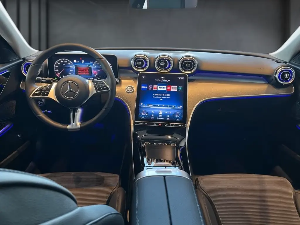 مرسيدس بنز C Class 2024