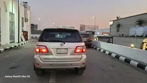 Toyota Fortuner 2010
