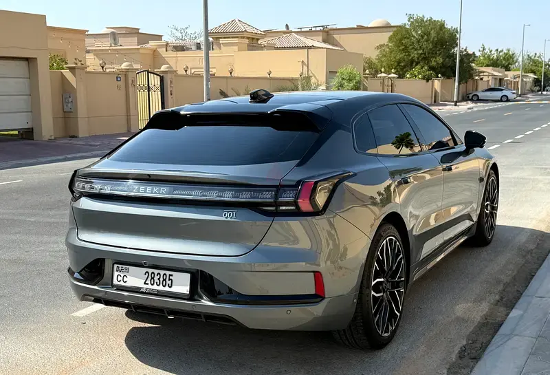 Zeekr 001 2024
