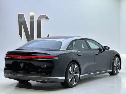 الجديد لوسيد أير Touring AWD 2024