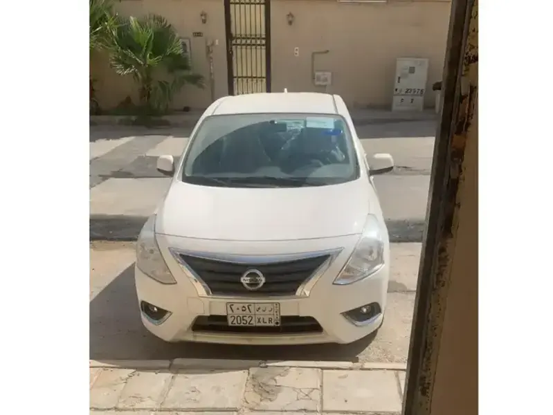 Nissan Sunny 2024