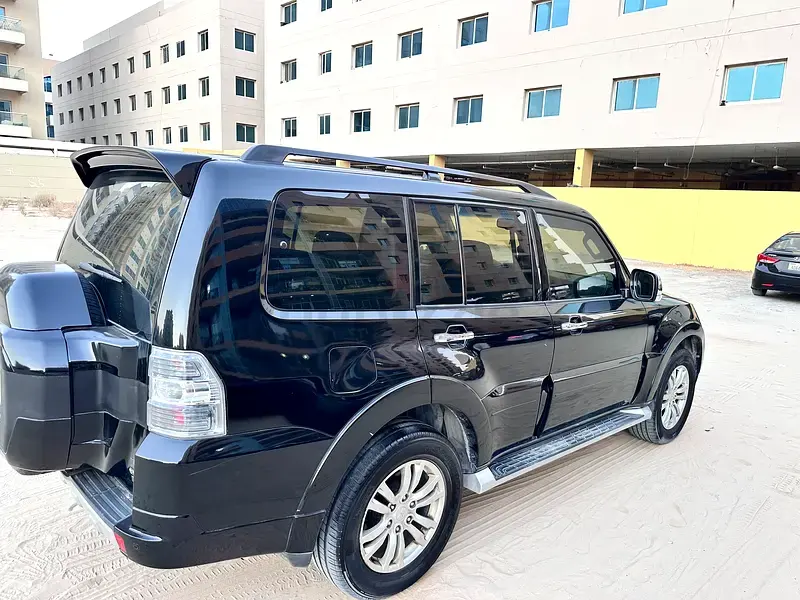 ميتسوبيشي باجيرو 2016