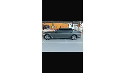 بي أم دبليو 730Li