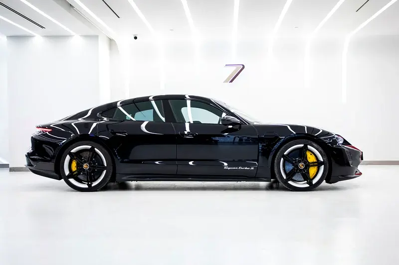 بورش تايكان 2021