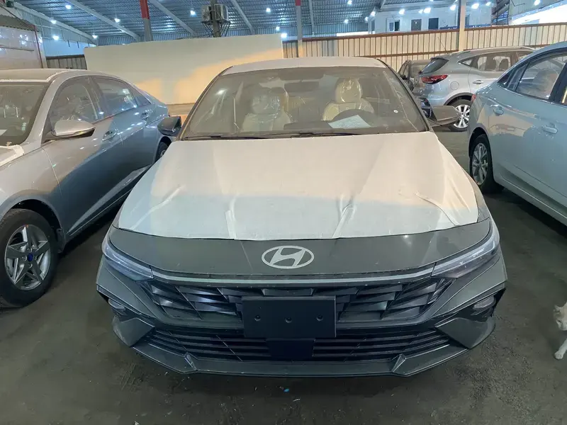 هيونداي إلنترا 2025 سمارت 2.0L